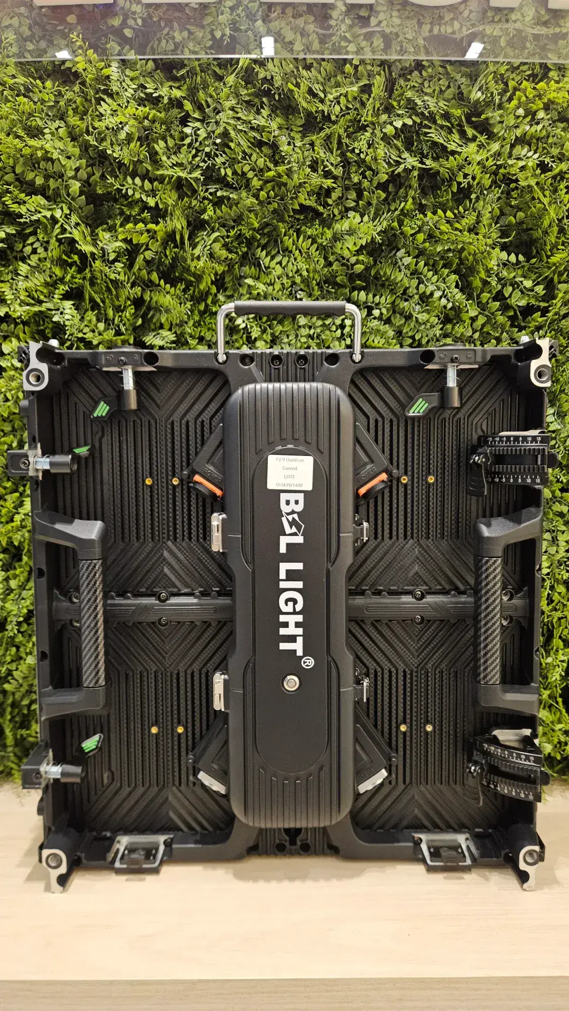 Painel de LED P2.976 Outdoor Curvo 50x50