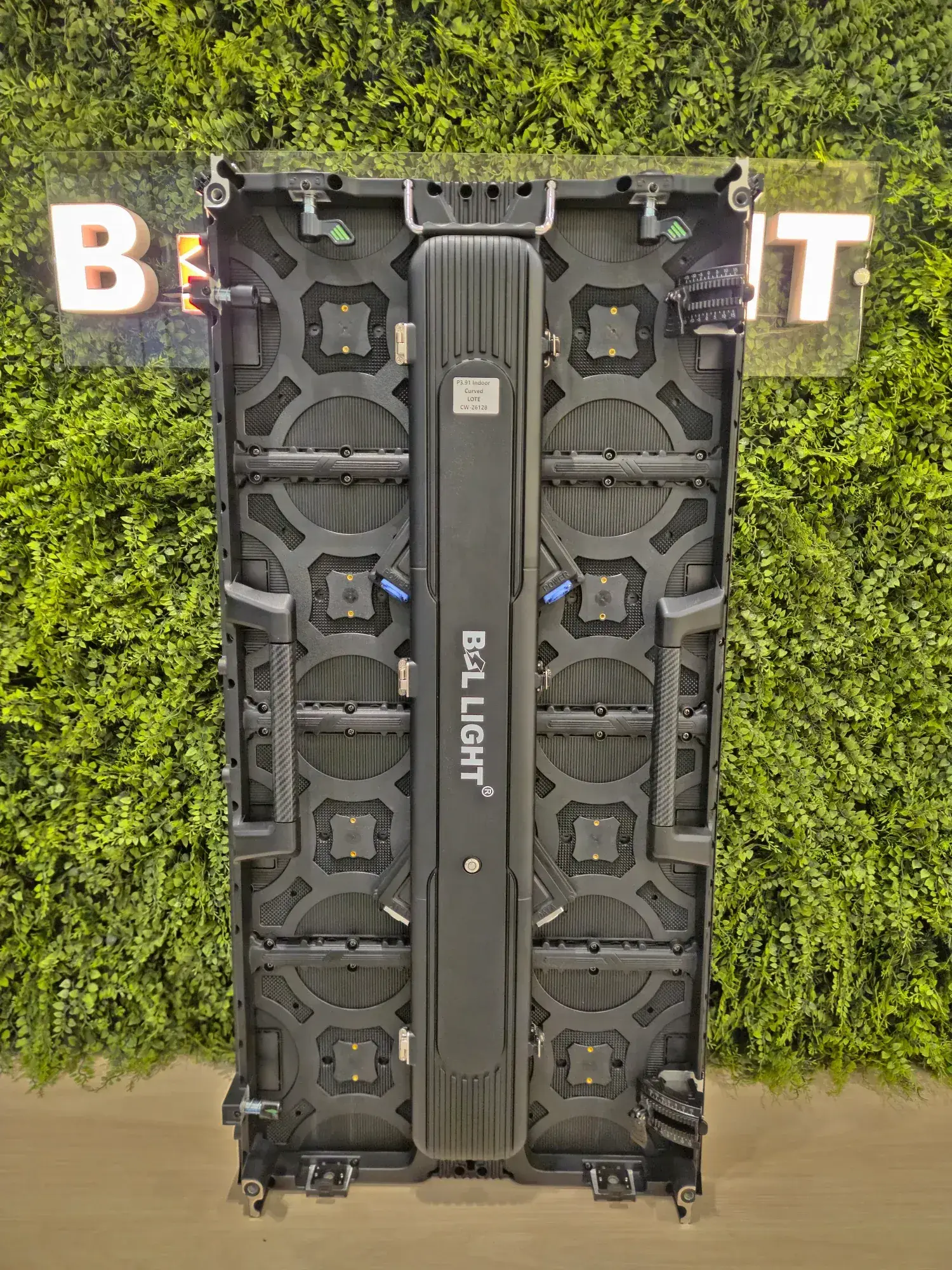 Painel de LED P3.91 Indoor Curvo 50x100