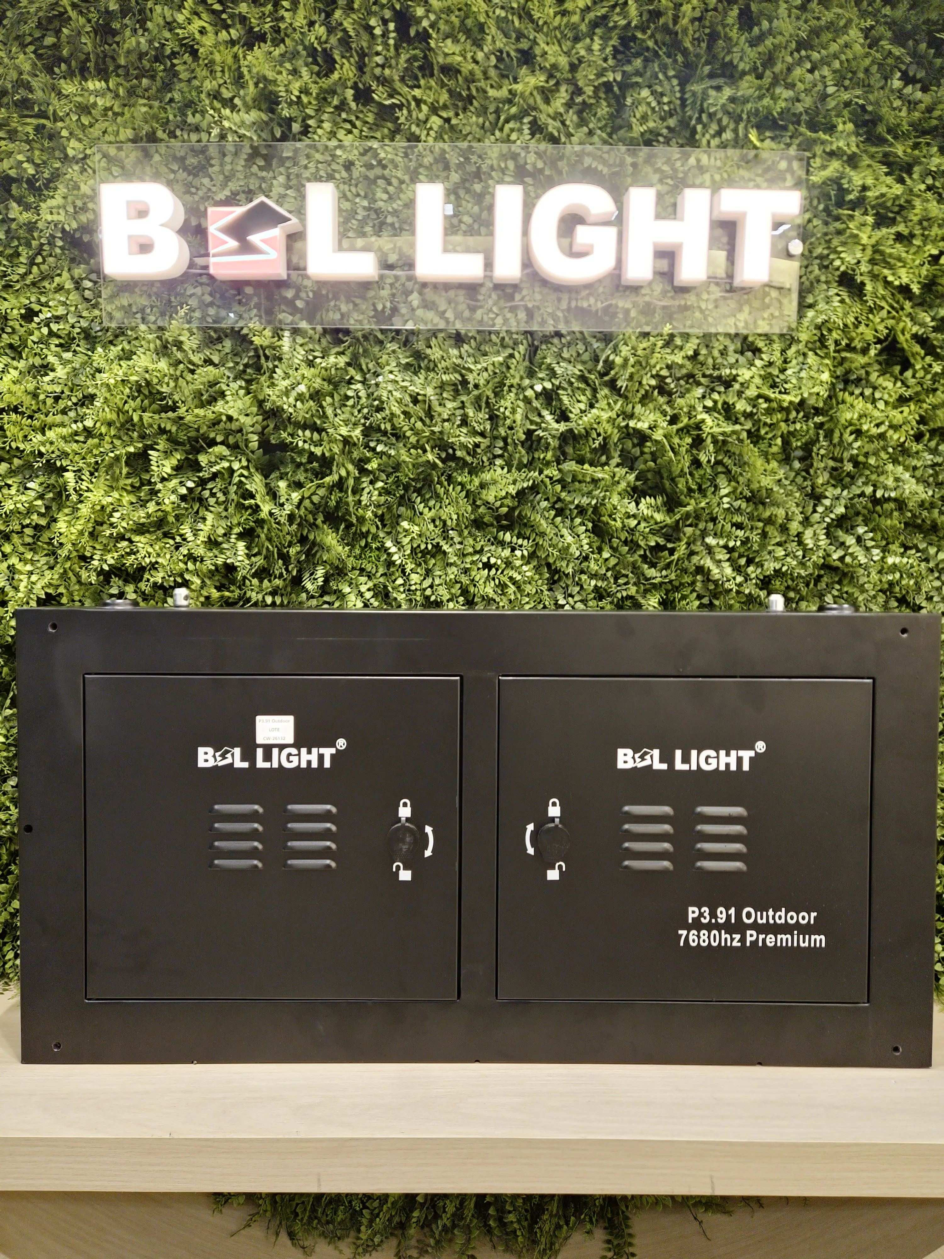 Painel de LED P3.91 Outdoor Fixo
